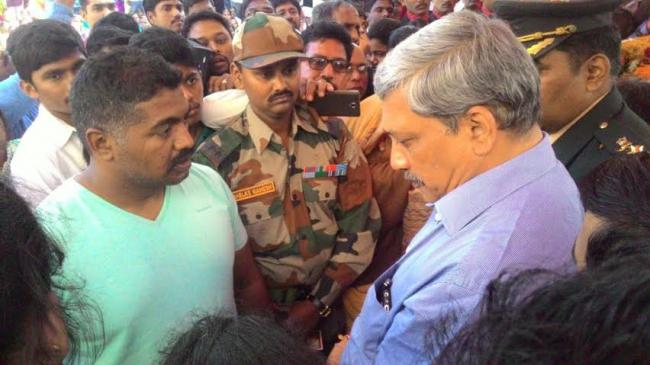 Col Santosh Mahadik cremated