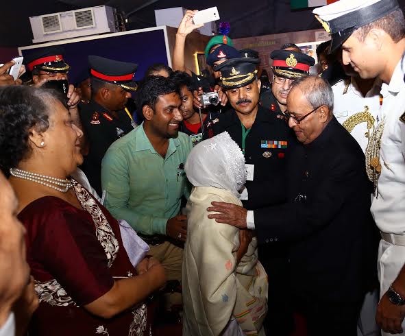 President Pranab Mukherjee visits Golden Jubilee commemorative exhibition of 1965 Indo-Pak War 