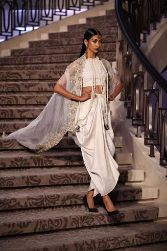 Anamika Khanna's collection showcased in LFW 