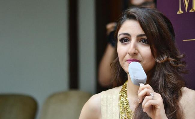 Kunal, Soha Ali Khan indulge in Belgian chocolate