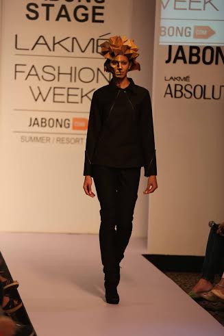 LFW Summer/Resort 2015 kicks off with stunning Makeup Show by Lakme