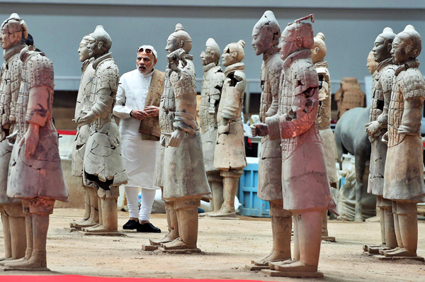 Modi visits museum, temple in Xi'an on arrival in China