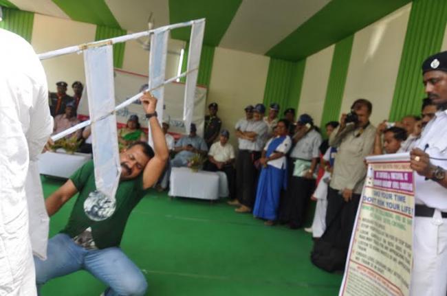 SER GM interacts with passengers