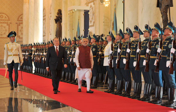 Modi being received by the President of the Republic of Kazakhstan
