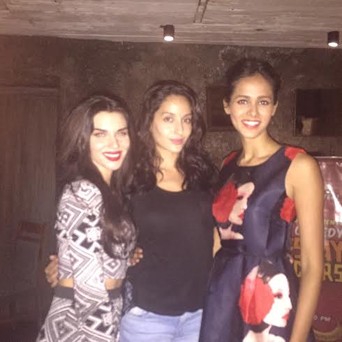 Scarlett Wilson spotted with her 'Baahubali' girlfriends at Nitin Mirani's show