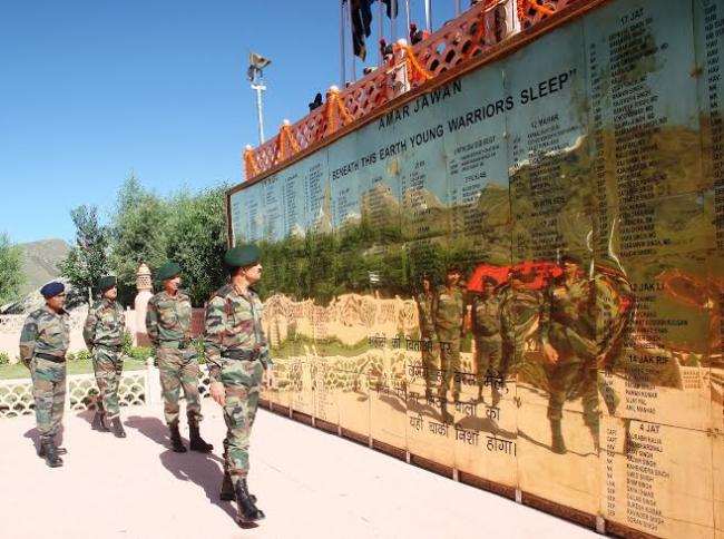 Dalbir Singh Suhag visits Kargil War Memorial