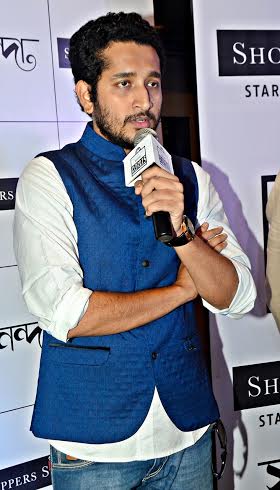 Parambrata glams up Shoppers Stop Sananda Pujor Bazar 