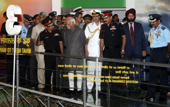Hamid Ansari visits  Golden Jubilee Exhibition at India Gate Lawns