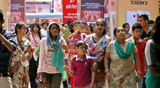 Durga Puja: Kolkata gears up for Maha Saptami celebrations