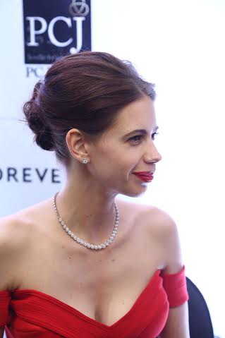 Gorgeous Kalki flaunts diamond jewellery