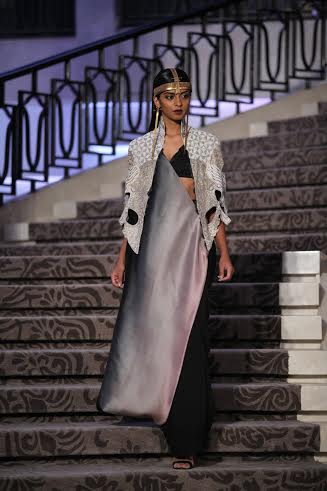 Anamika Khanna's collection showcased in LFW 