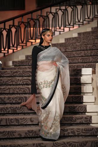 Anamika Khanna's collection showcased in LFW 