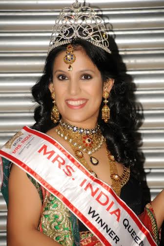 Priyanka Khurana Goyal supports Cancer patients by walking the ramp