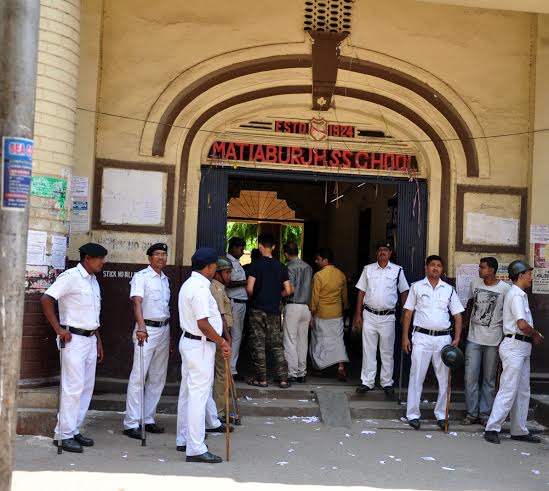 Kolkata votes to elect new corporation amid violence