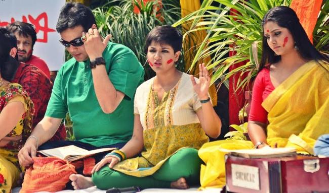 'Bela Sheshe' cast celebrate basanta utsav