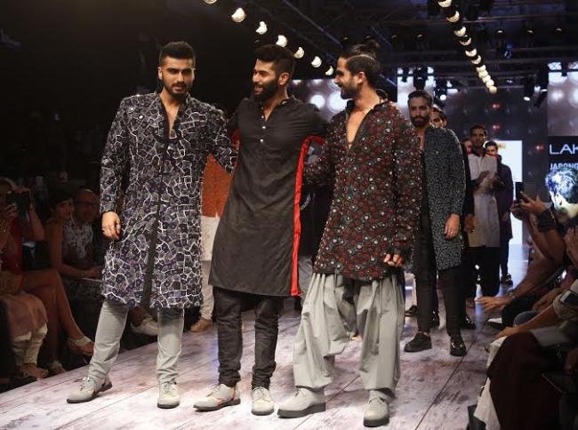 Shahid, Arjun walk LFW ramp for Kunal Rawal