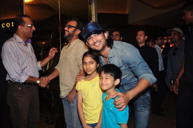 Sushant, Dibakar visit theatre to see audience reaction