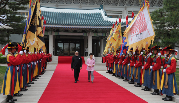 Modi at the official Welcoming Ceremony in his honour