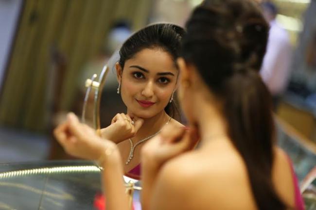 Senco Gold and Diamonds launches 'Everlite Collection' ahead of festive season