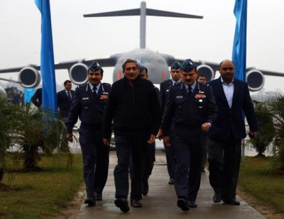 Parrikar visits Air Force Station Hindan