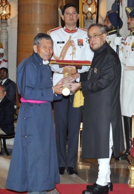 President confers Bharat Ratna, Padma Awards 