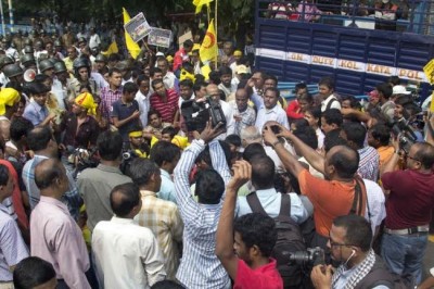 Physically challenged clash with police in Kolkata