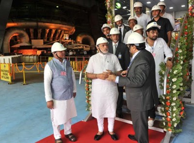 Centre and 29 state governments are 30 pillars of 'Team India': Modi in Bengal