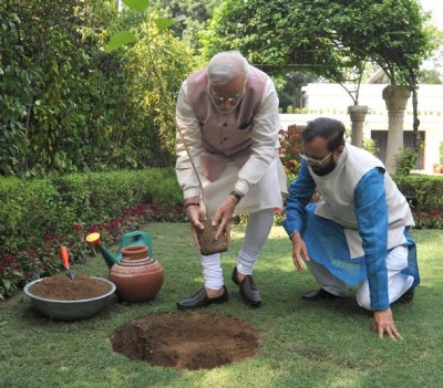 PM plants "Kadamb" sapling on World Environment Day