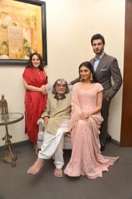 Muzaffar Ali hosts Iftar, Jaanisaar cast attends