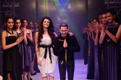 Jattinn Kocchhar showcases collection at  Kingfisher Ultra Bengal Fashion Week