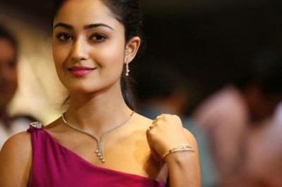 Senco Gold and Diamonds launches 'Everlite Collection' ahead of festive season