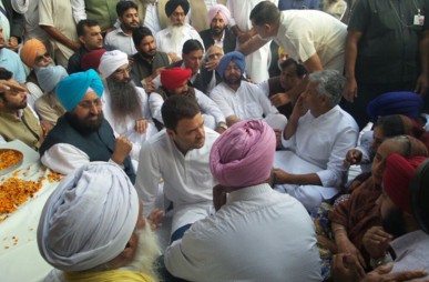 Rahul Gandhi meets families of men killed in Punjab firing
