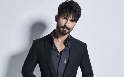 Shahid shows his formal jhalak on his dance reality show