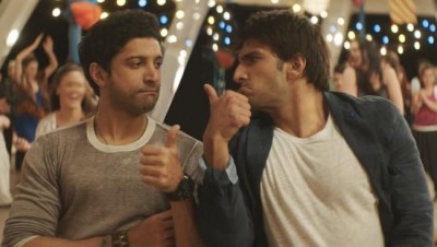 Ranveer and Farhan play Dumb charades