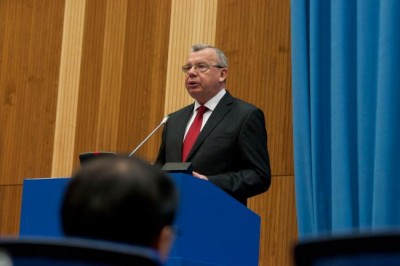 UN official opens Crime Commission urging action to prevent migrant smuggling