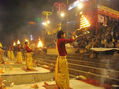 Japan PM Shinzo Abe to attend Ganga Aarti in Varanasi