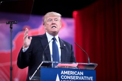 Donald Trump reiterates his anti-Muslim stance