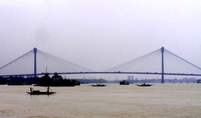 Kolkata: Two bike drivers killed in crash