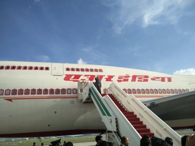 PM ends Malaysia visit, leaves for Singapore