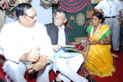 Santosh Kumar Gangwar unveils foundation stone of Patsan Bhavan by National Jute Board 