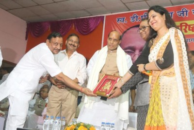 Rajnath Singh reiterates talks offer to militant groups who shun violence 