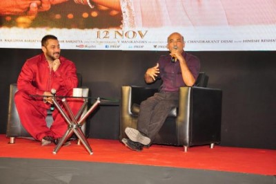 Salman-Sooraj get candid over Prem Ratan Dhan Payo 