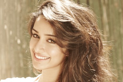 Shraddha Kapoor wants Shahid Kapoor's feedback on her dance film