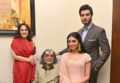 Muzaffar Ali hosts Iftar, Jaanisaar cast attends