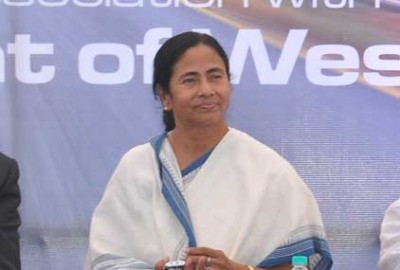  Mamata accepts protocol to receive Modi in Bengal on May 9