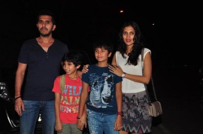 Farhan, Zoya host friends for Dil Dhadakne Do trailer 