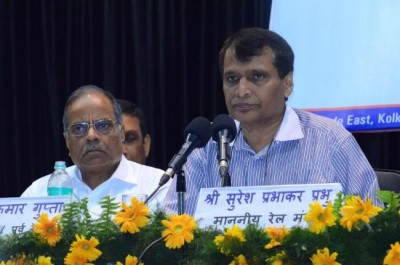 Suresh Prabhu inaugurates Railway projects in Kolkata