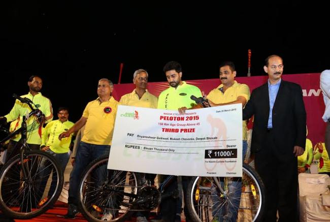 Abhishek attends 'Nashik Peloton'  cycling race