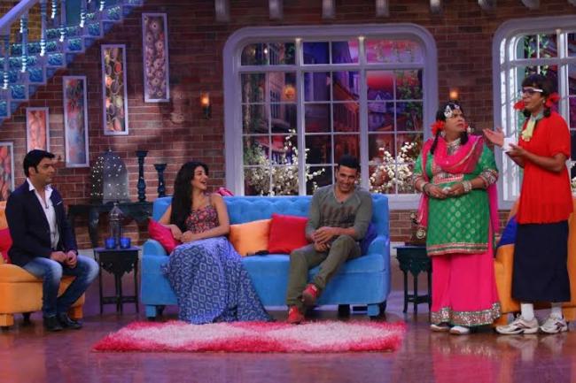 Akshay Kumar, Shruti Hassan visit on sets of Comedy Nights with Kapil