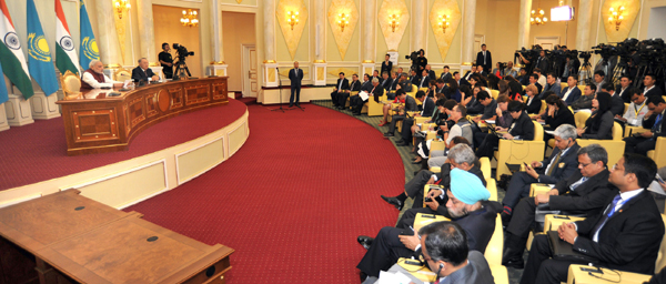 Modi being received by the President of the Republic of Kazakhstan